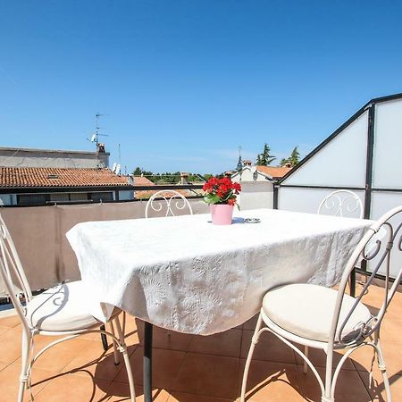 Apartmani Ljubica Πόρετς Εξωτερικό φωτογραφία