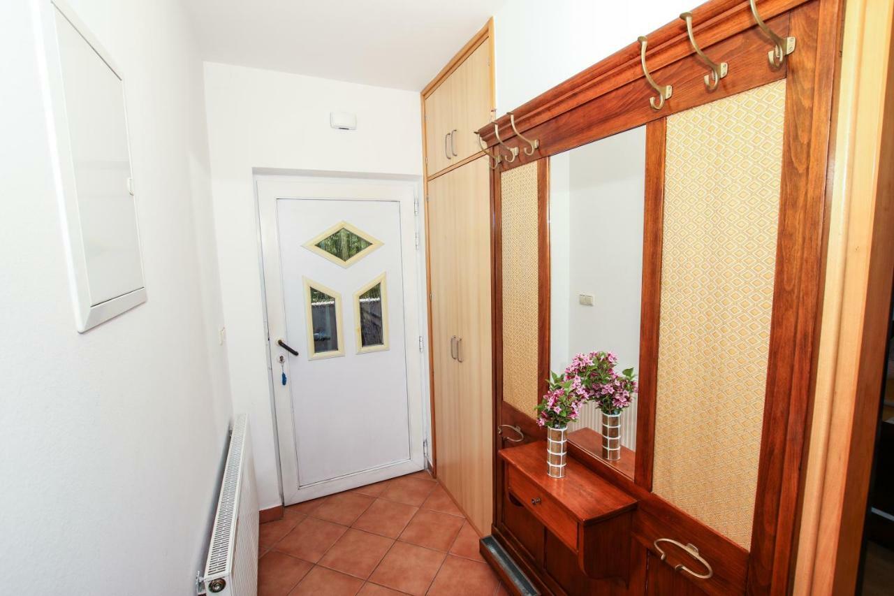 Apartmani Ljubica Πόρετς Εξωτερικό φωτογραφία