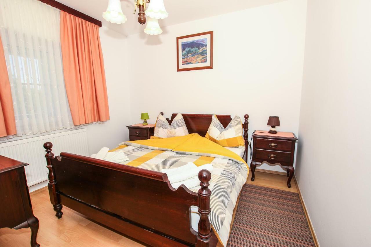 Apartmani Ljubica Πόρετς Εξωτερικό φωτογραφία