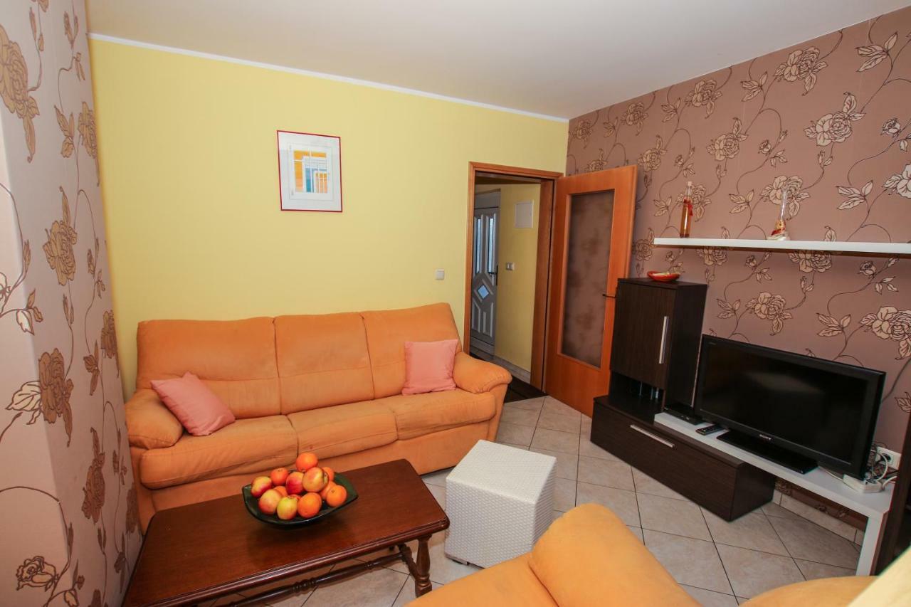 Apartmani Ljubica Πόρετς Εξωτερικό φωτογραφία