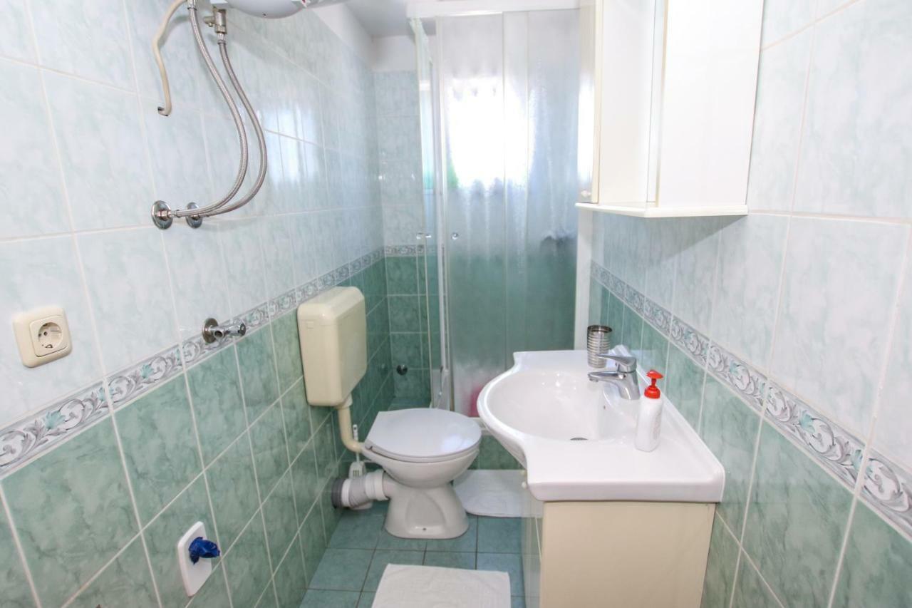 Apartmani Ljubica Πόρετς Εξωτερικό φωτογραφία