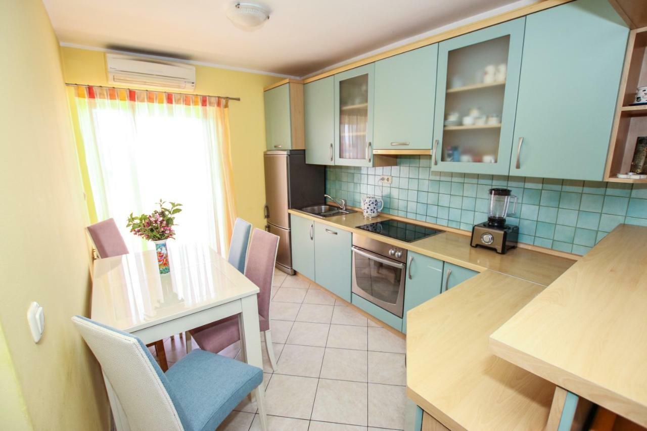 Apartmani Ljubica Πόρετς Εξωτερικό φωτογραφία