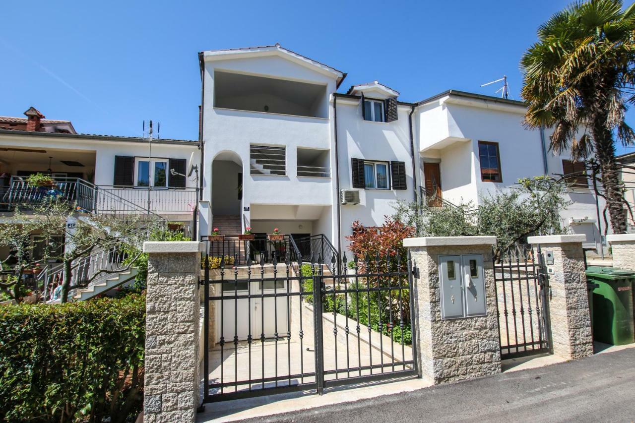 Apartmani Ljubica Πόρετς Εξωτερικό φωτογραφία